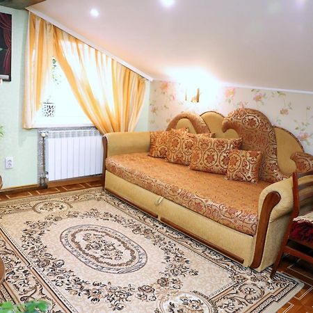 Apartment In Old Town On Zarvanska St Каменец-Подольский Экстерьер фото